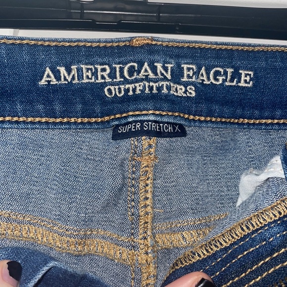 Blue Denim distressed jean shorts. Size 6 from American Eagle - Picture 4 of 4